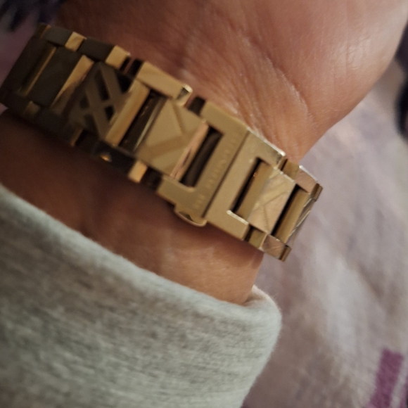 Authentic Burberry - Picture 4 of 4